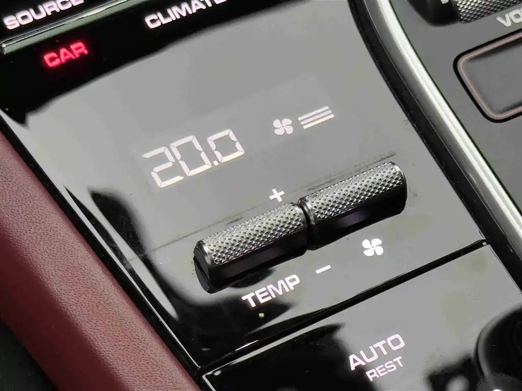 Porsche Cayenne New Energy 2021 Cayenne E-Hybrid 2.0T фото 16