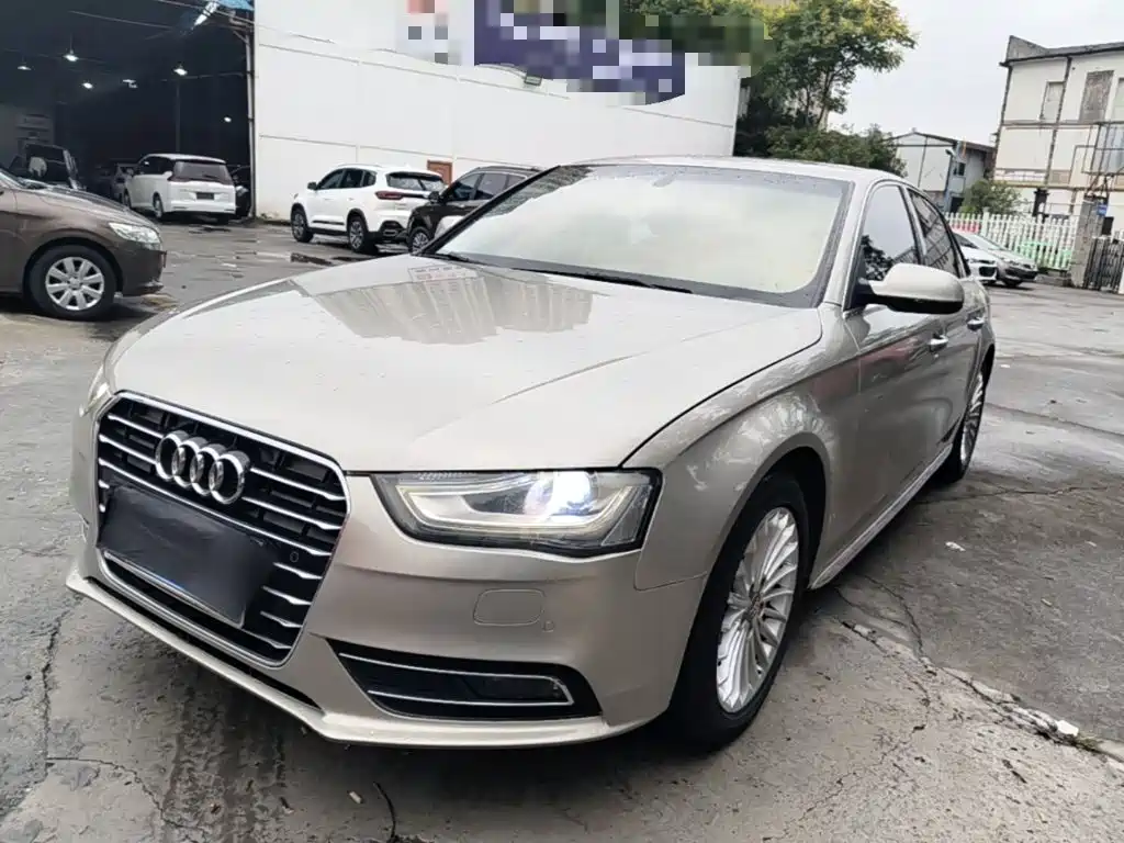 Фото 2 - Audi A4L