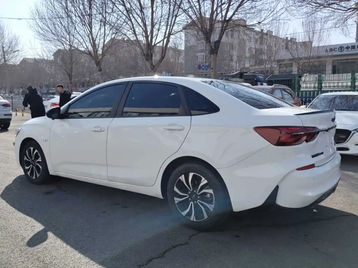 Chevrolet Monza 2019 RS 330T Auto Smooth Edition China VI фото 7