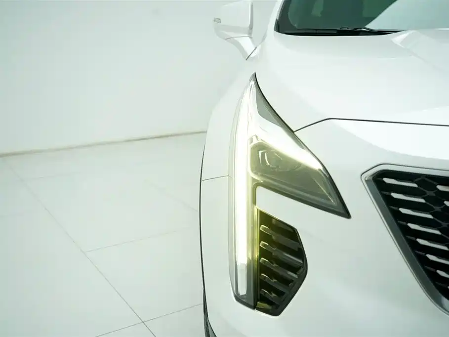 Cadillac XT4 2022 28T FWD Luxury фото 14