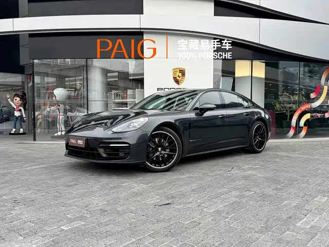 PORSCHE PANAMERA