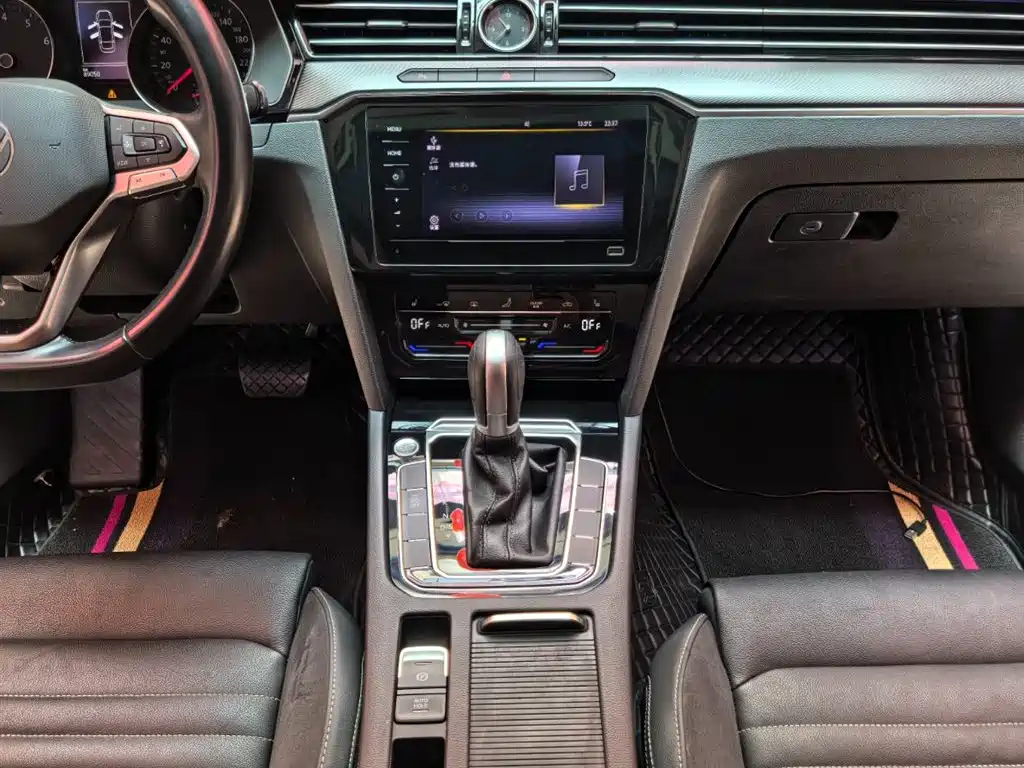 Volkswagen Magotan 2020 330TSI DSG Leading фото 11
