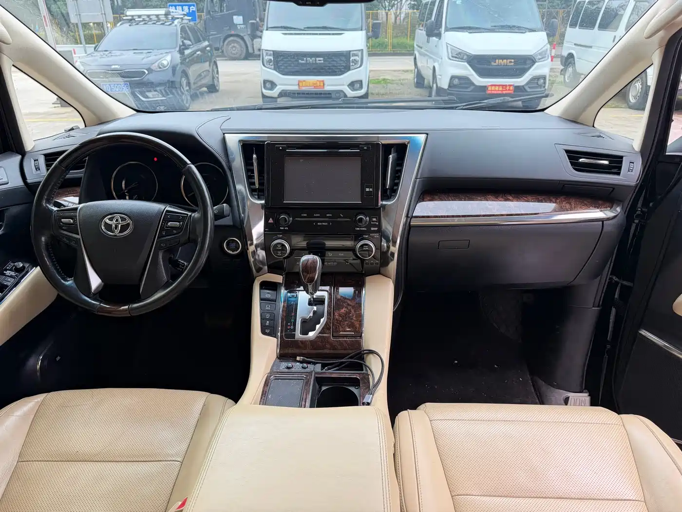 Toyota Alphard 2018 Facelift 3.5L Luxury Edition фото 6