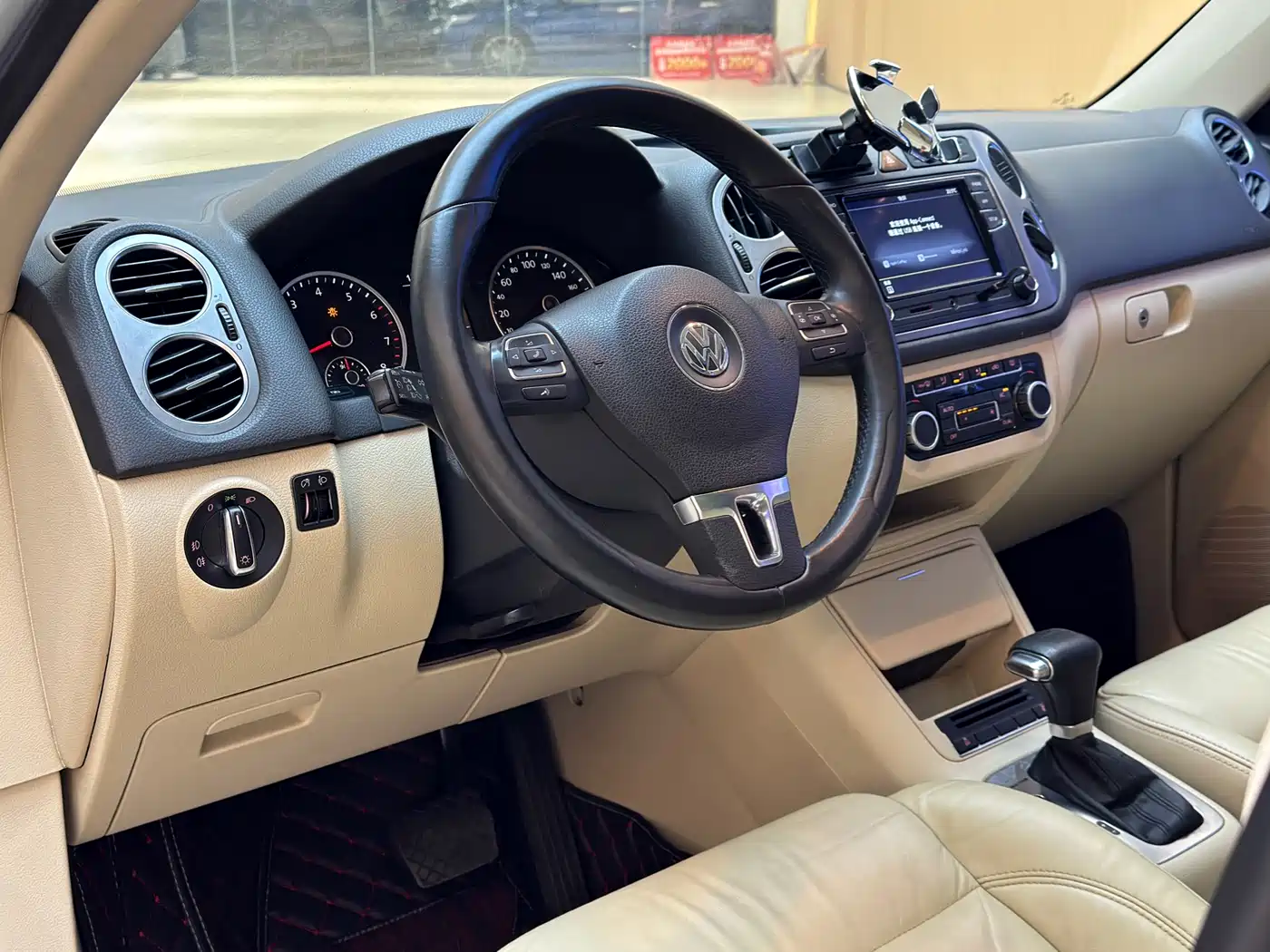 Volkswagen Tiguan 2010 2.0TSI Automatic 4WD Elite фото 5