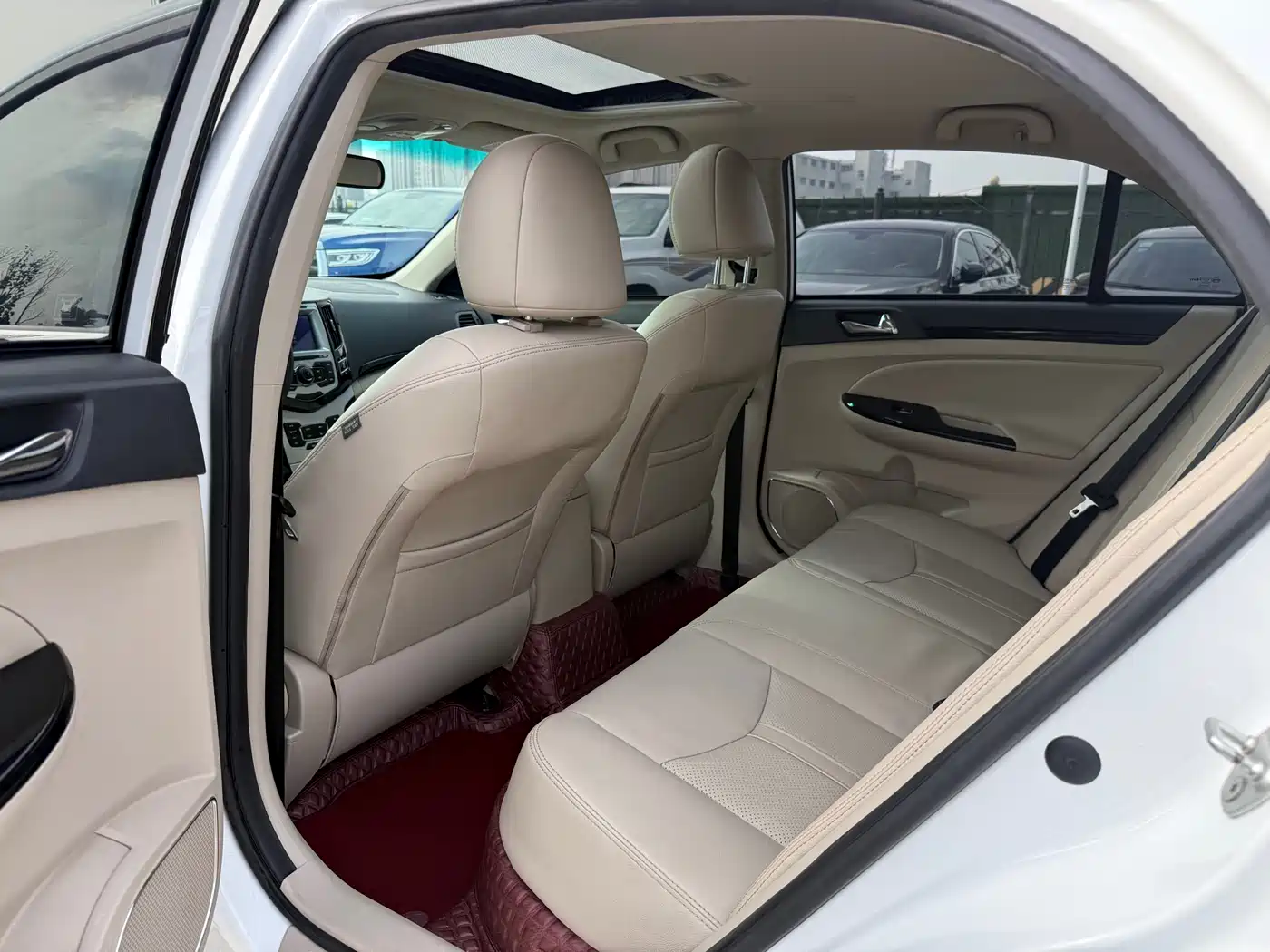 BYD E5