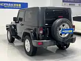 Фото 4 - Jeep Wrangler