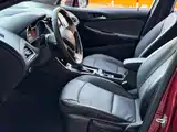 Photo 5 - Chevrolet Cruze