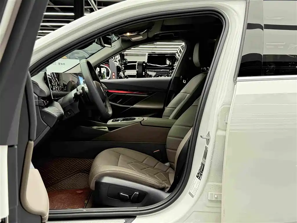 Фото 8 - BMW 5 Series