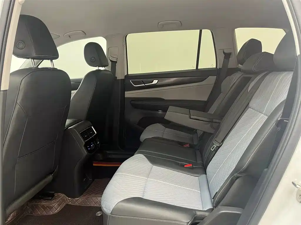 Volkswagen Teramont 2024 380TSI 4WD Dragon Soar Edition фото 6