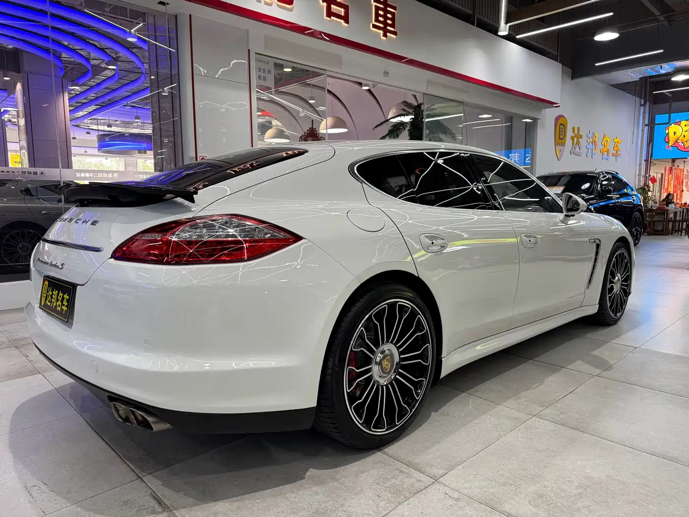 Porsche Panamera 2010 Porsche Panamera Turbo 4.8T фото 17