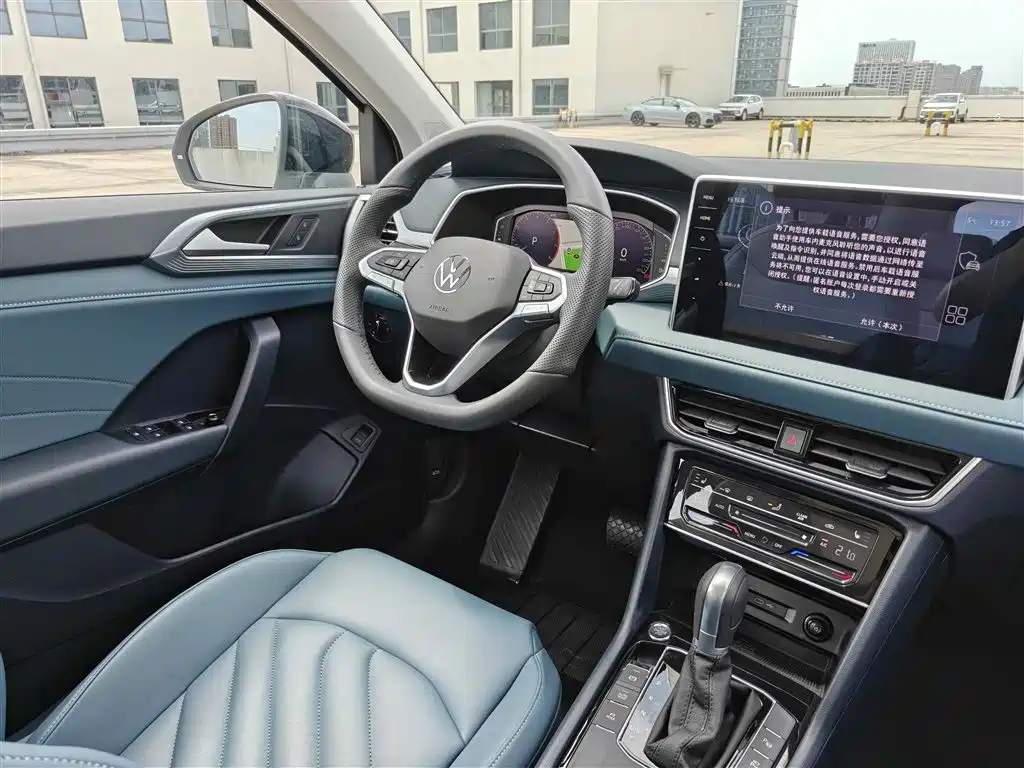 Volkswagen Tharu 2024 300TSI 2WD Moon Premium Edition фото 14