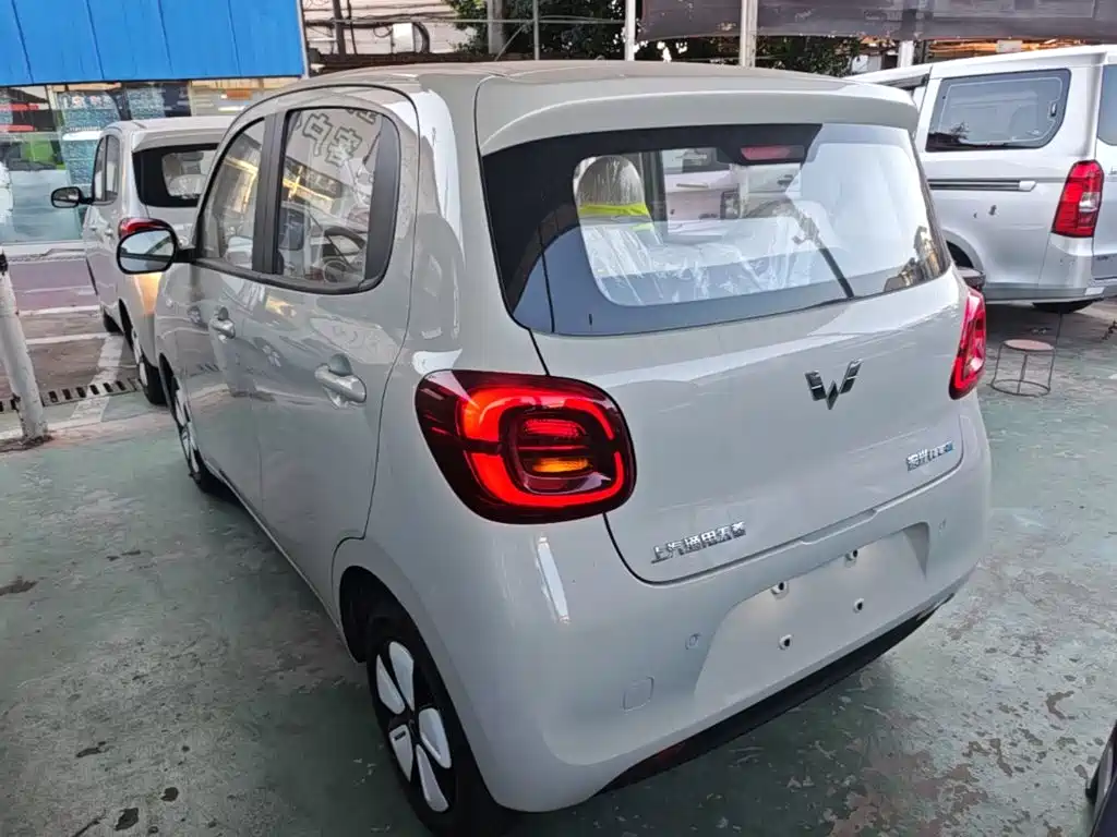 Wuling Motors Hongguang MINIEV 2026 2025 4-Door Advanced