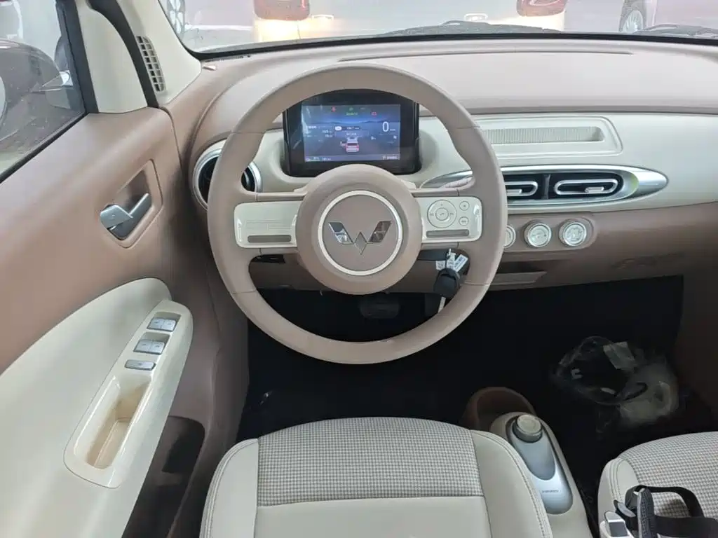 Wuling Motors Hongguang MINIEV 2026 2025 4-Door Advanced