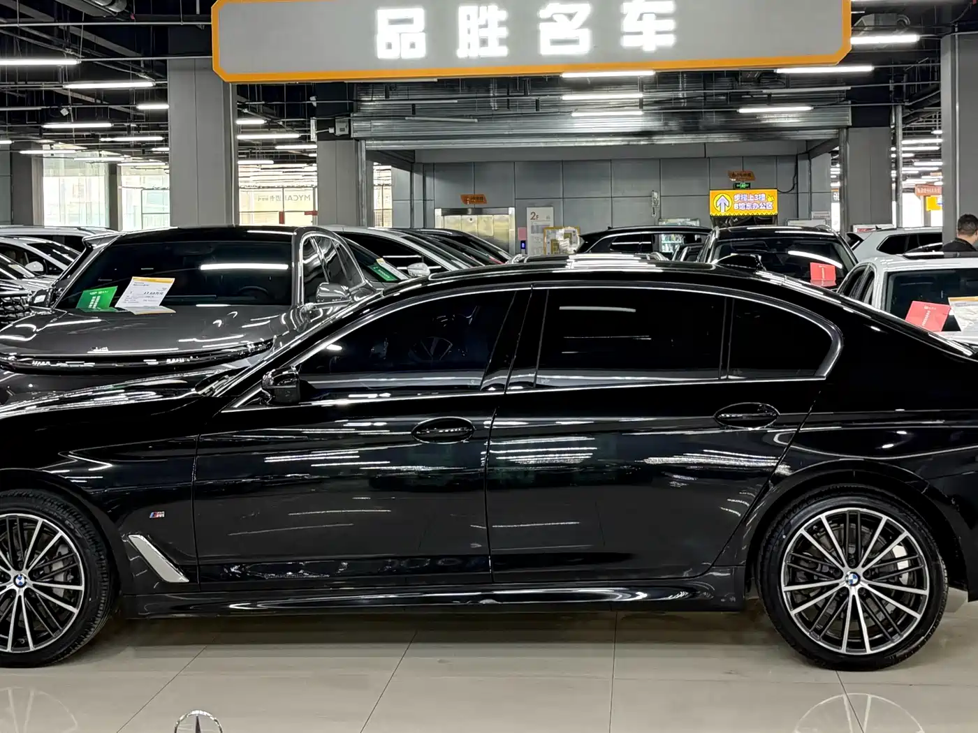 BMW 5 Series 2021 Facelift 530Li Leading M Sport Package фото 4