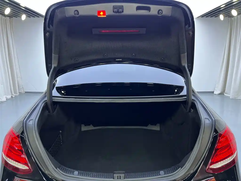 Mercedes-Benz E-Class 2016 E 300 L Fashion Type фото 29