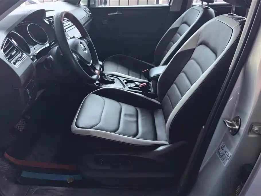 Volkswagen Tiguan L 2018 330TSI Automatic 2WD Luxury Edition фото 9
