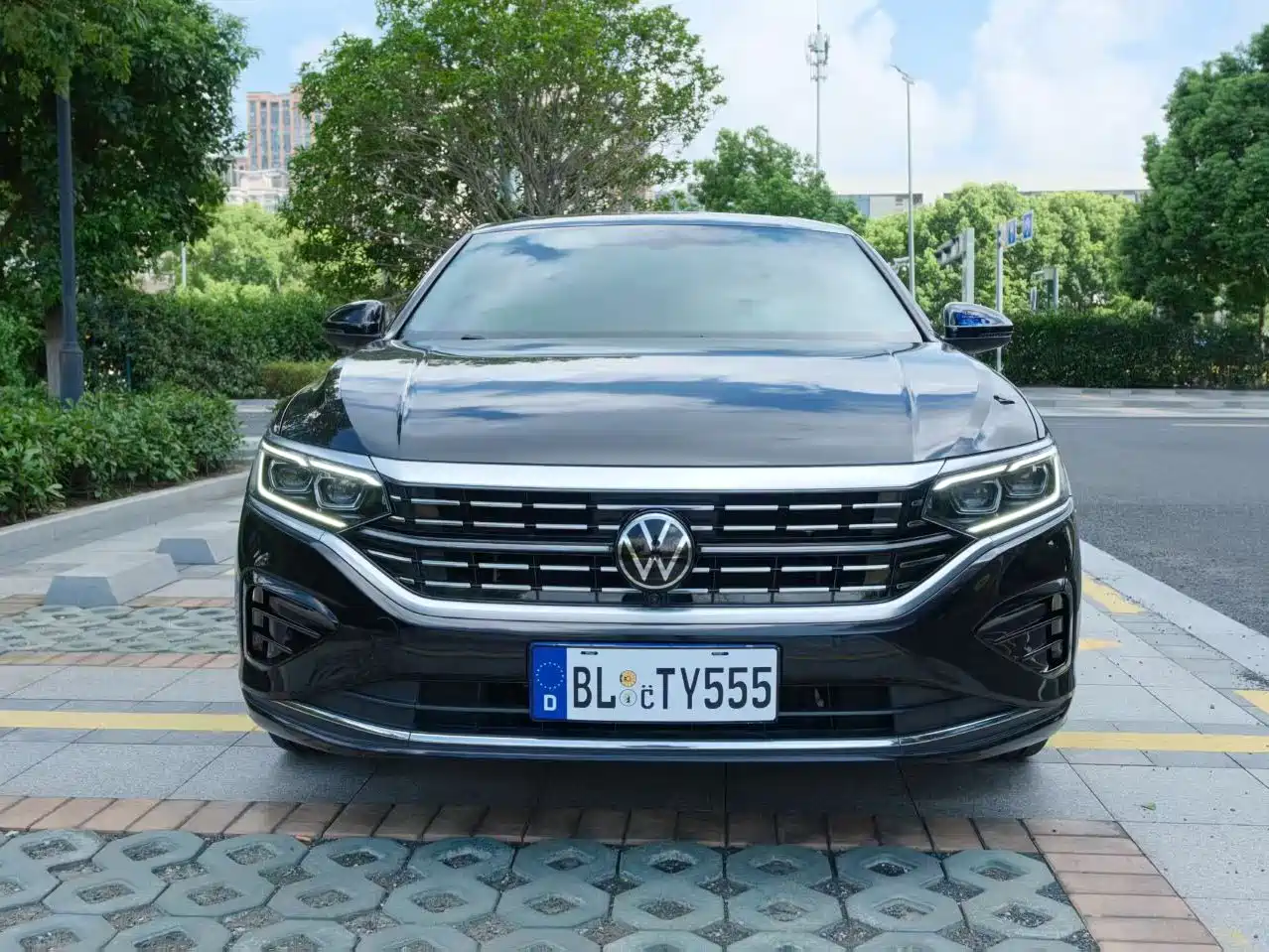 Фото 2 - Volkswagen Passat
