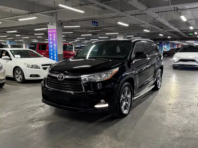 TOYOTA HIGHLANDER