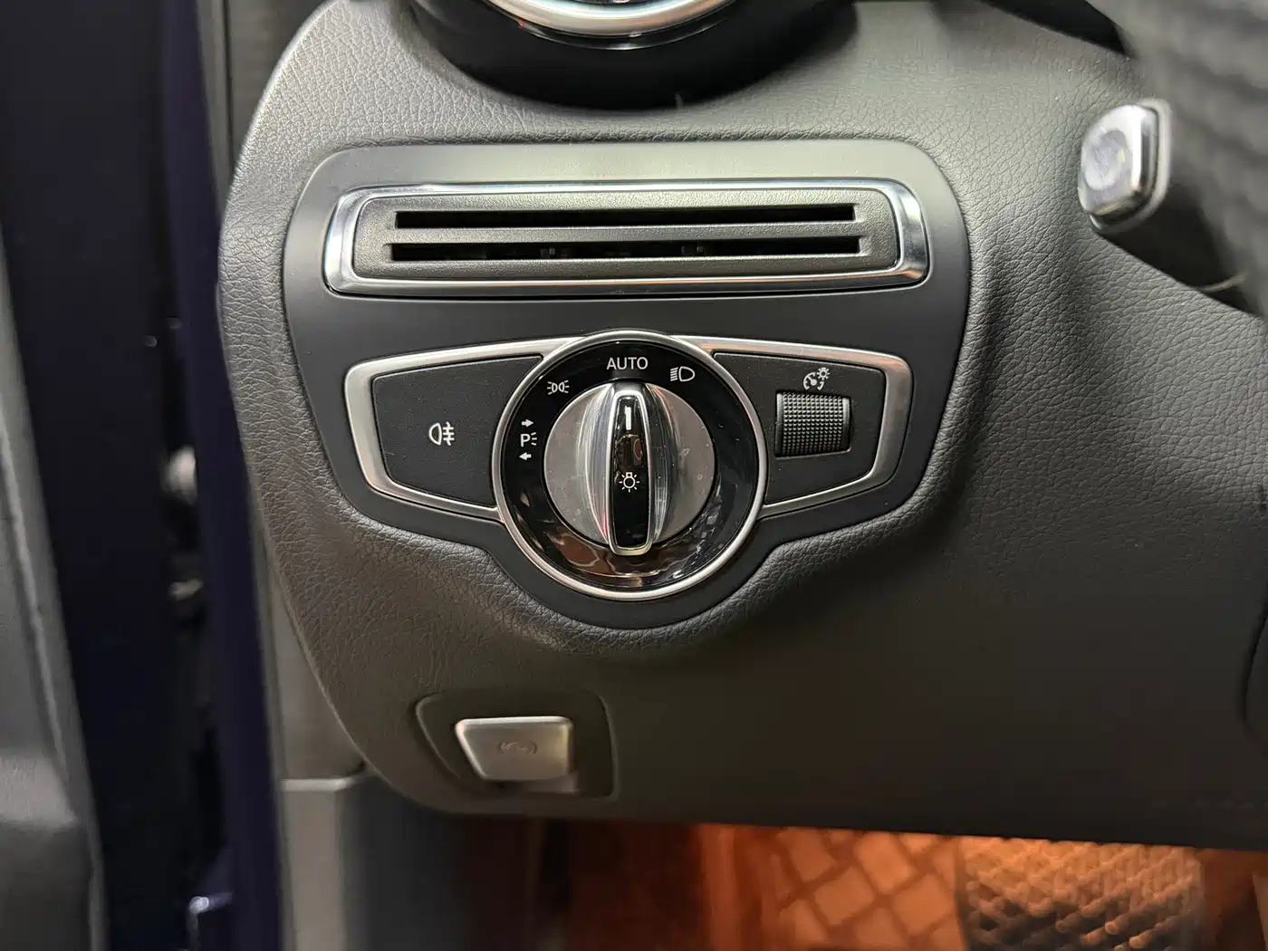 Mercedes-Benz C-Class 2016 C 180 L Sport фото 18