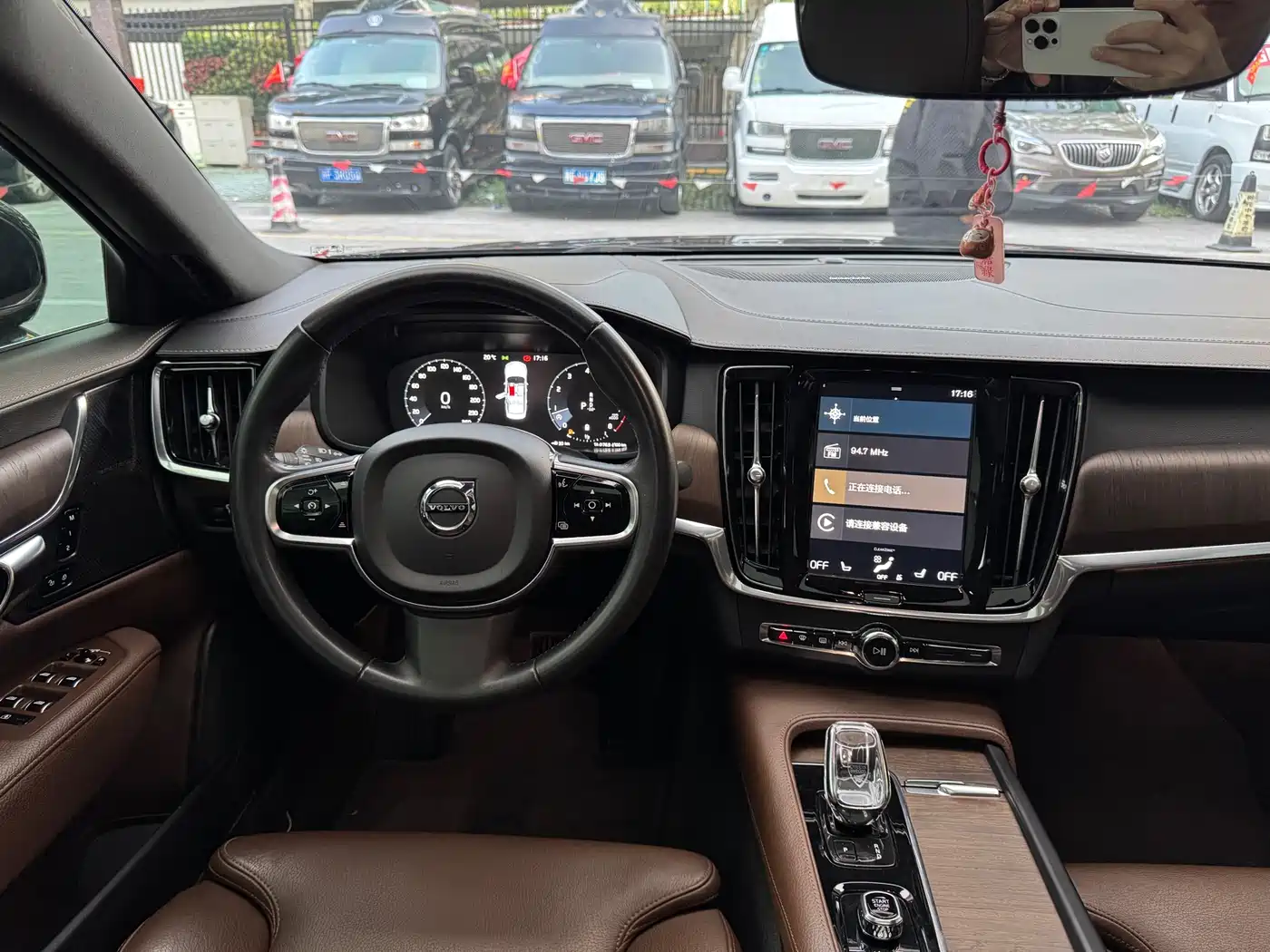 VOLVO S90