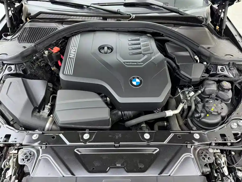 BMW 3 Series 2023 330i M Sport Shadow Edition фото 17