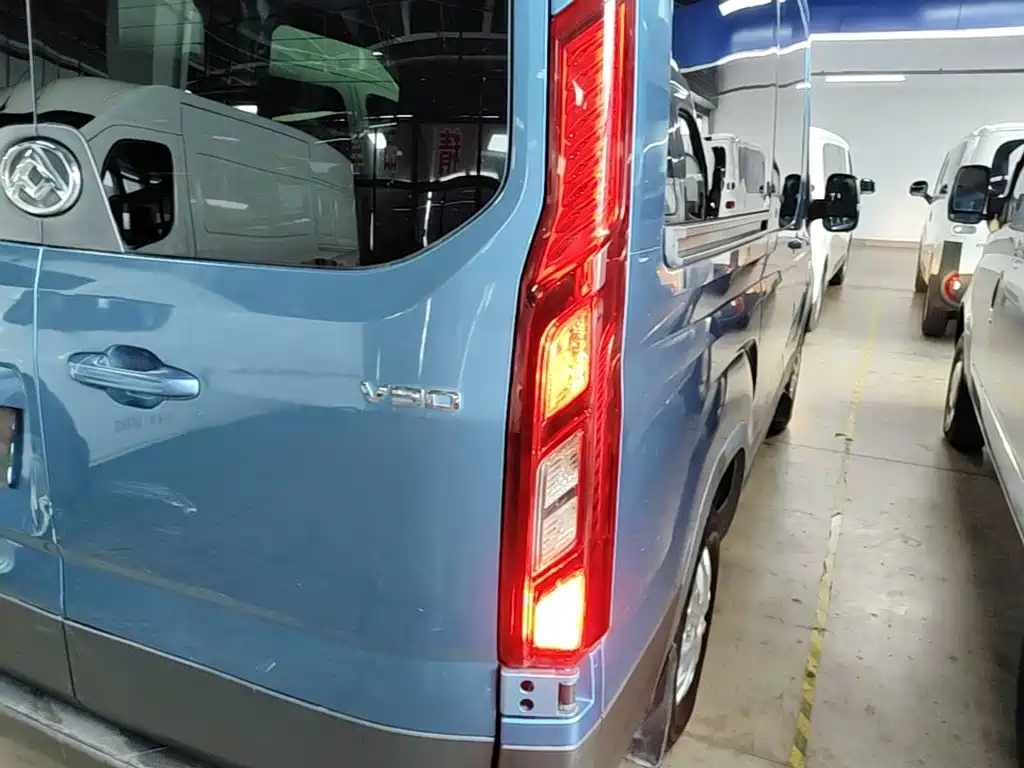 SAIC Maxus Xintu V90 2020 2019 2.0T Manual Zhiduo Star FWD Single Tire Short Wheelbase Medium Roof 6-Seater