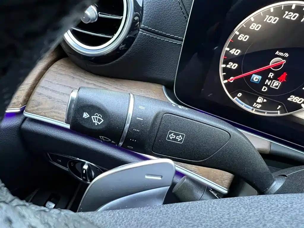 Mercedes-Benz E-Class 2016 E 300 L Fashion Type фото 12