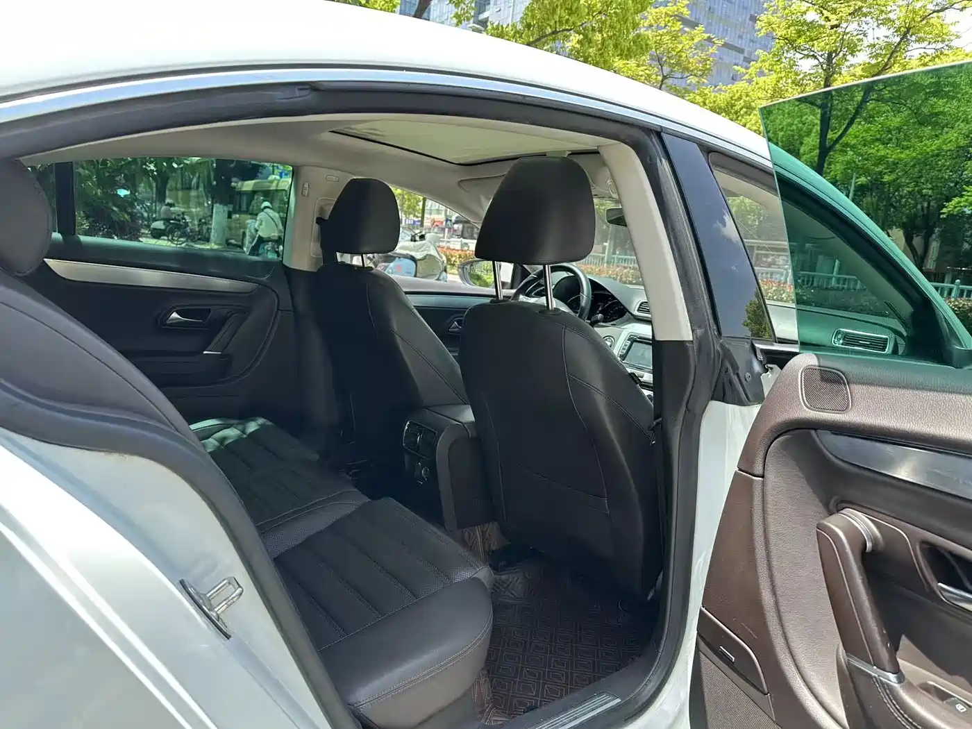 Volkswagen FAW-Volkswagen CC 2016 Model 1.8TSI Luxury фото 14