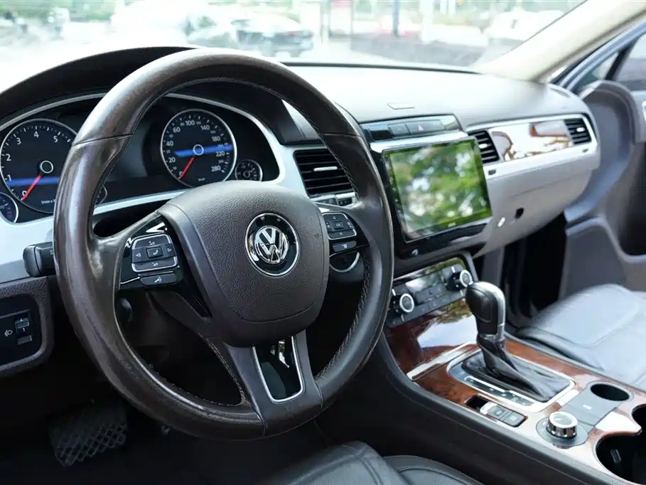 Volkswagen Touareg 2014 3.0TSI New Edge Edition фото 18