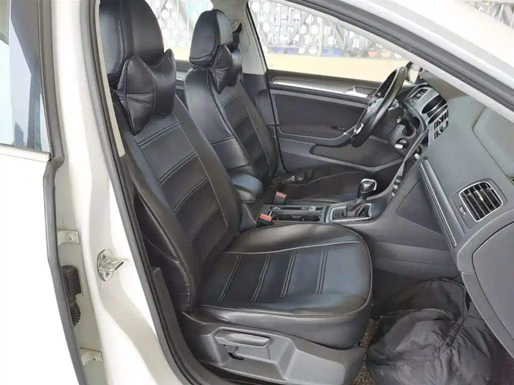 Volkswagen Golf 2016 1.6L Automatic Comfort фото 25