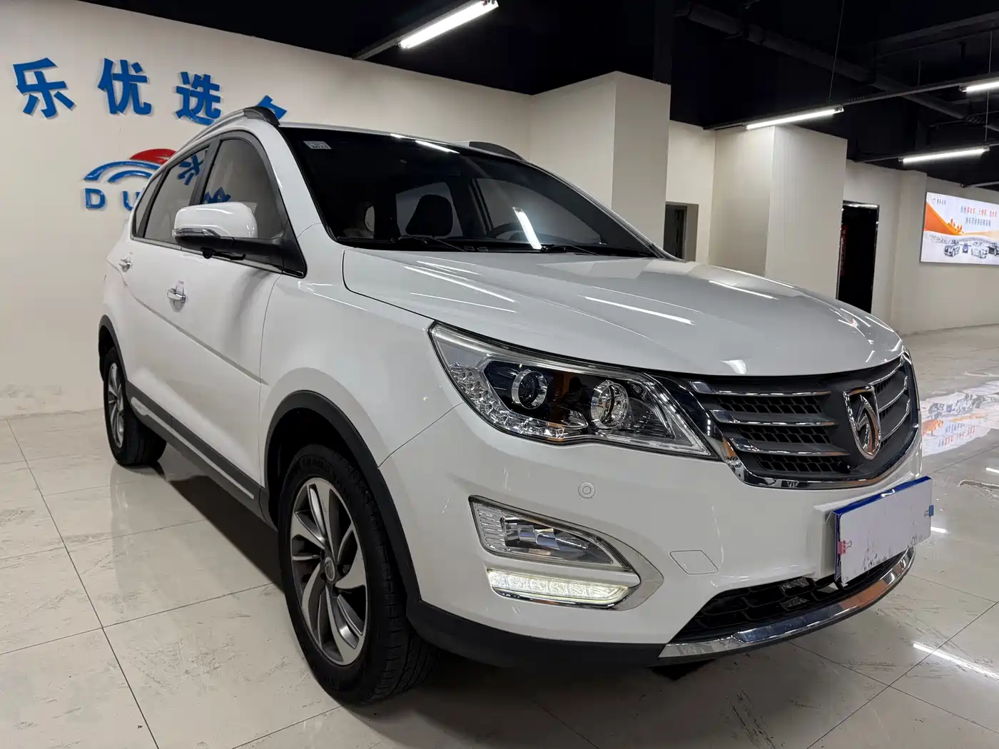 Baojun 560 2017 2016 1.8L iAMT Luxury