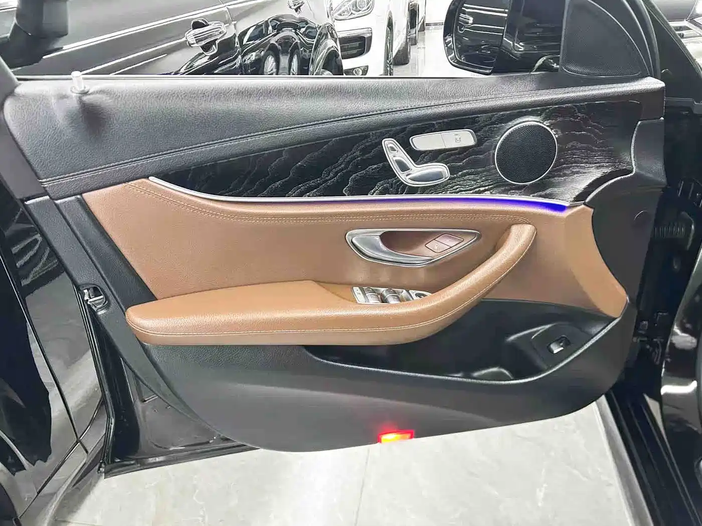 Mercedes-Benz E-Class 2018 E 200 L Sport фото 13