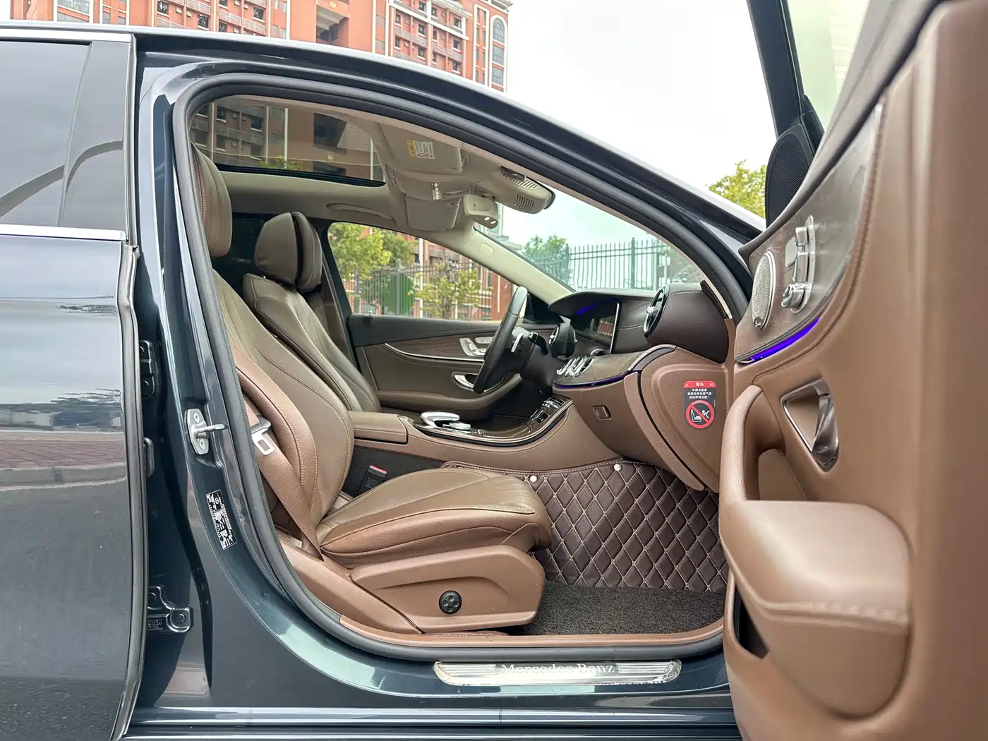 Mercedes-Benz E-Class 2016 E 300 L Luxury фото 12