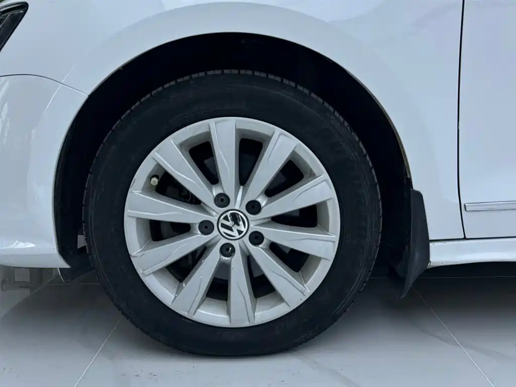 Volkswagen Sagitar 2015 230TSI Automatic Comfort фото 10