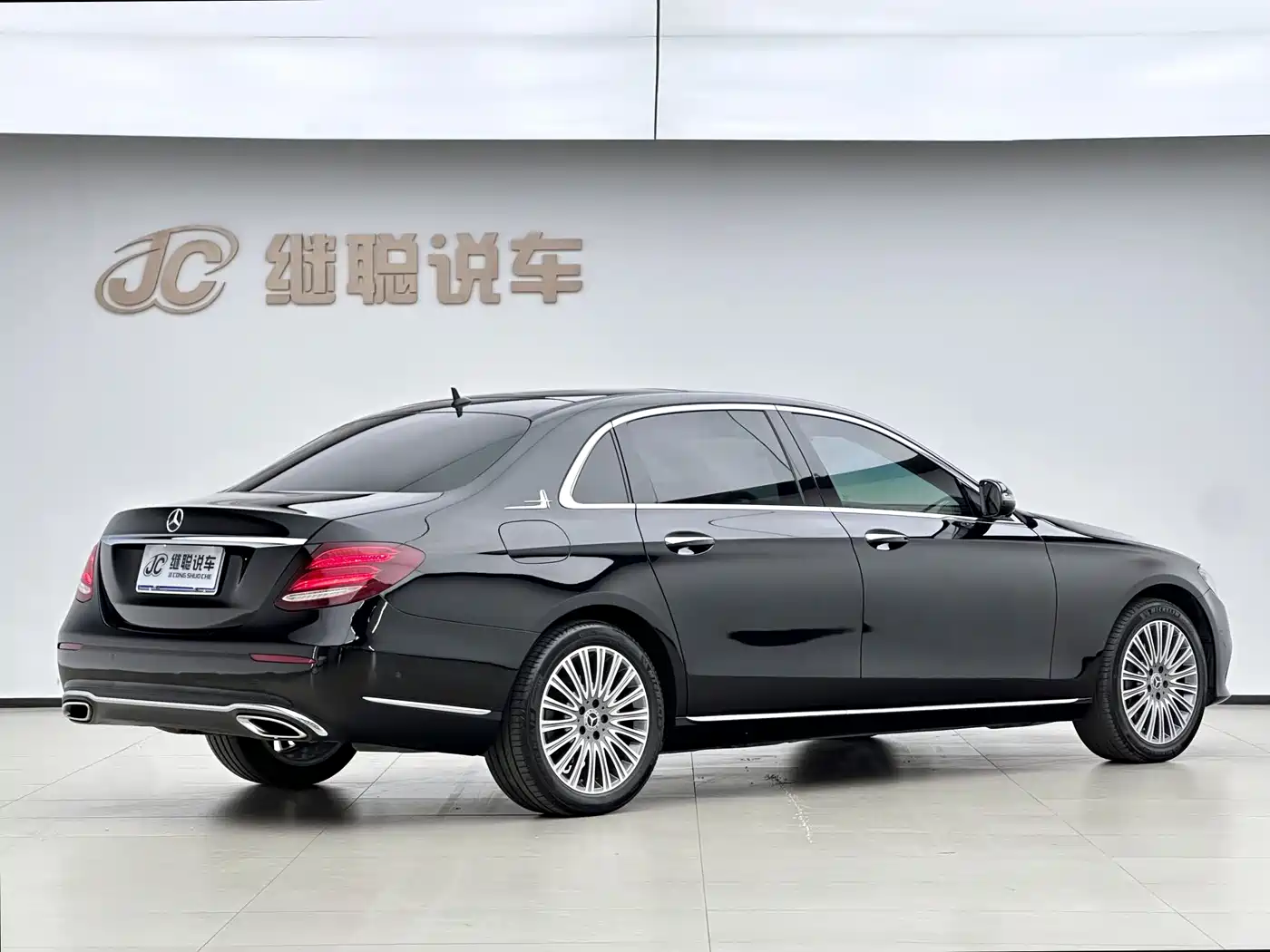 Mercedes-Benz E-Class 2020 E 300 L Luxury Model фото 2