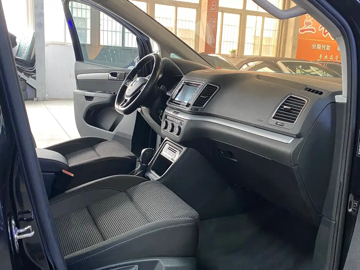 Volkswagen Sharan 2016 280TSI Enjoyment 7-Seater фото 11
