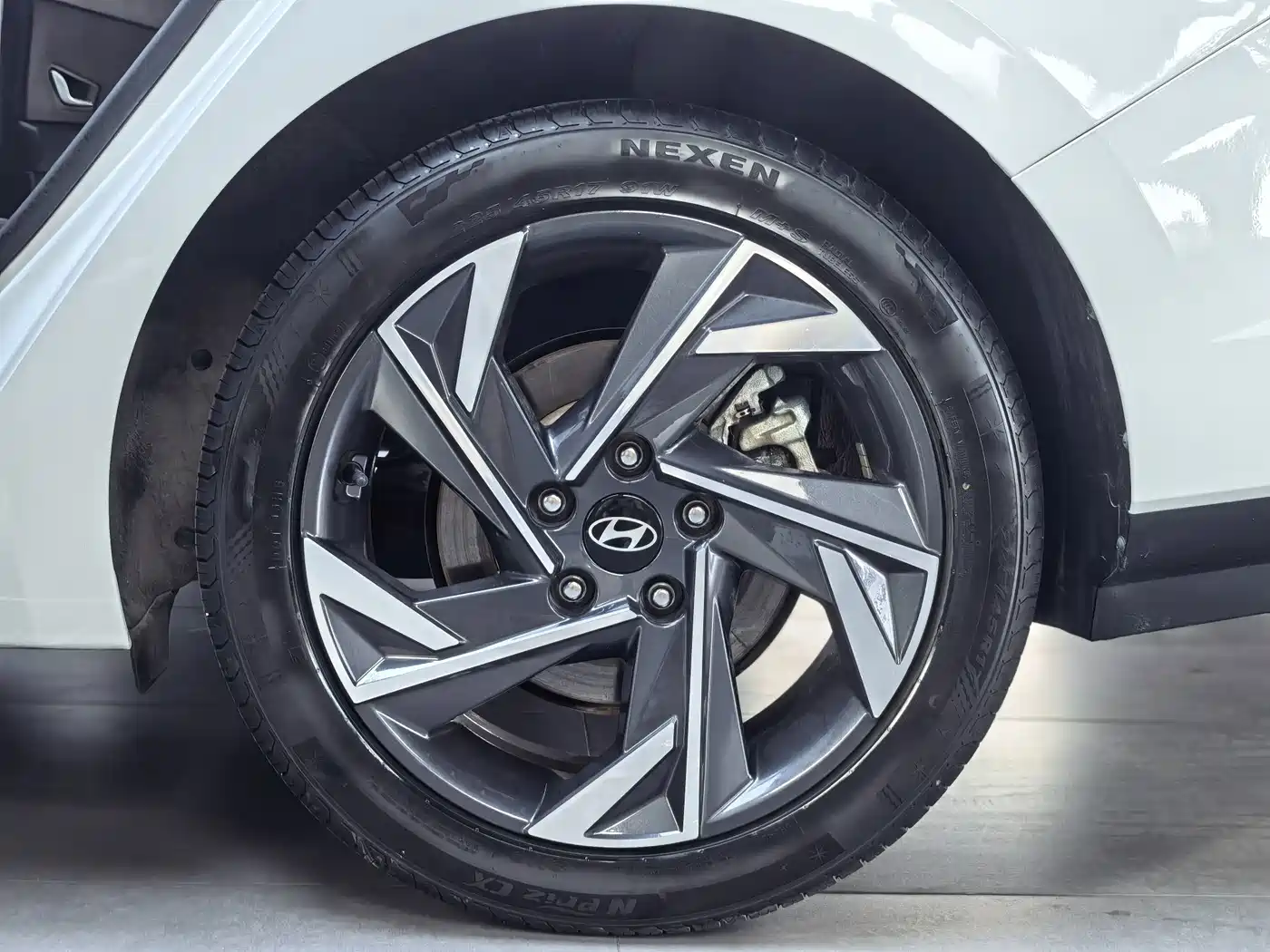 Фото 23 - Hyundai Elantra