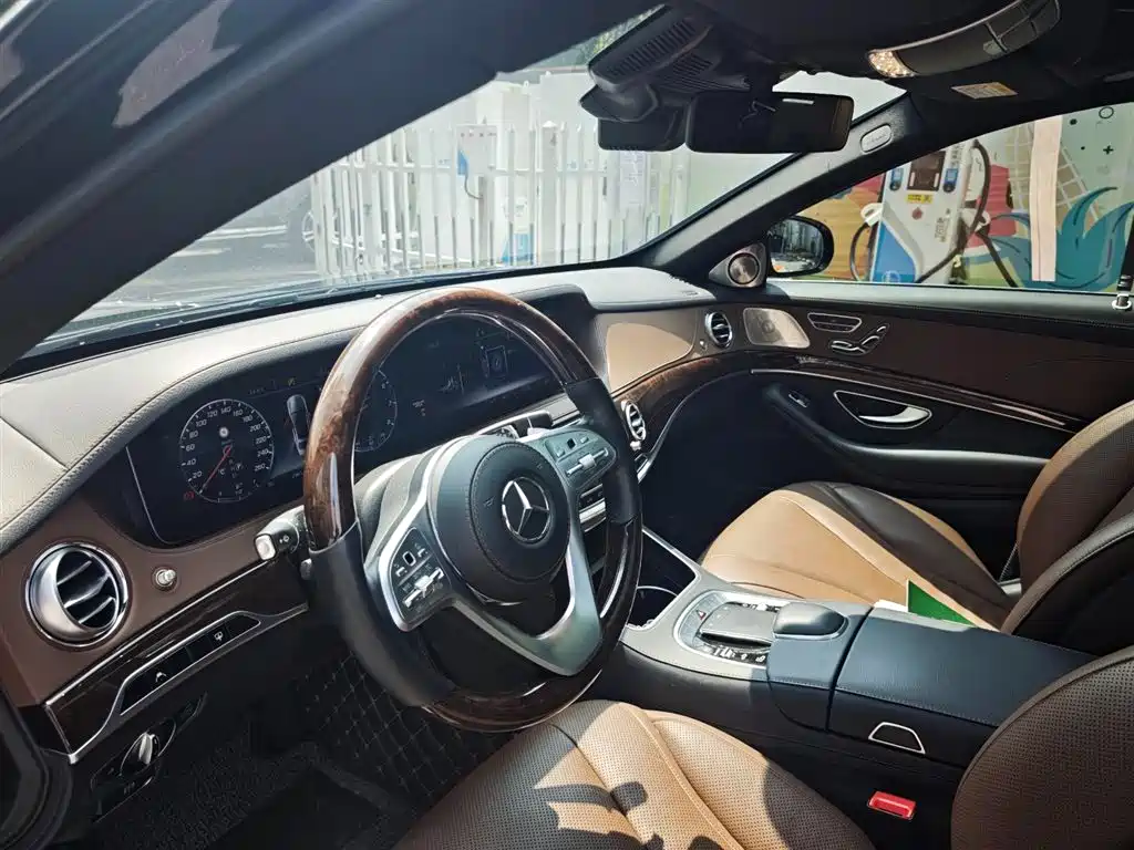Mercedes-Benz S-Class 2019 S 350 L Premium Ultimate Edition фото 4