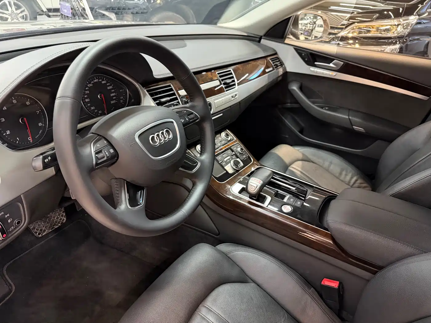 Audi A8 2016 A8L 45 TFSI quattro Comfort фото 5