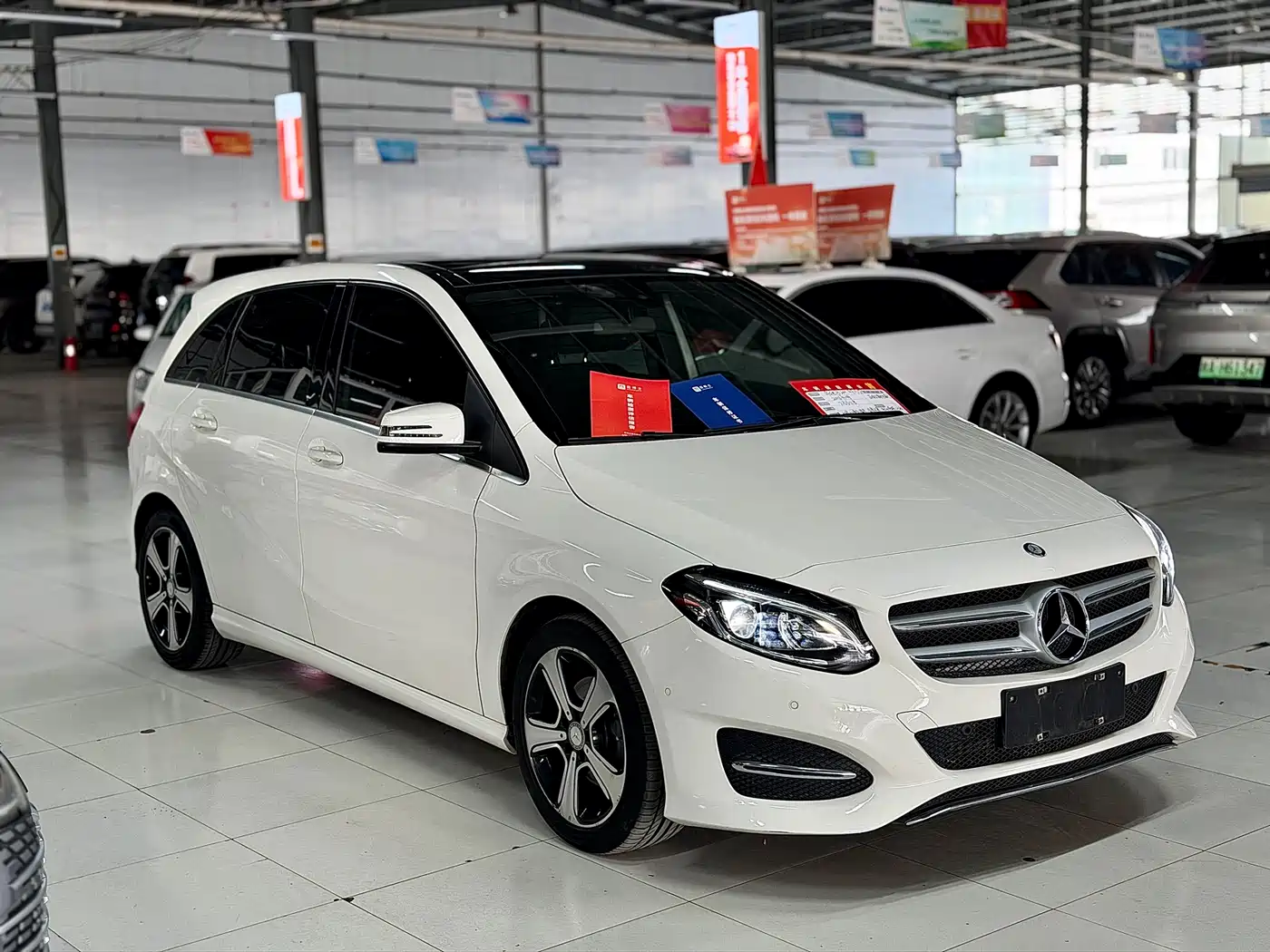 Mercedes-Benz B-Class 2016 B 200 Collector's Edition фото 3
