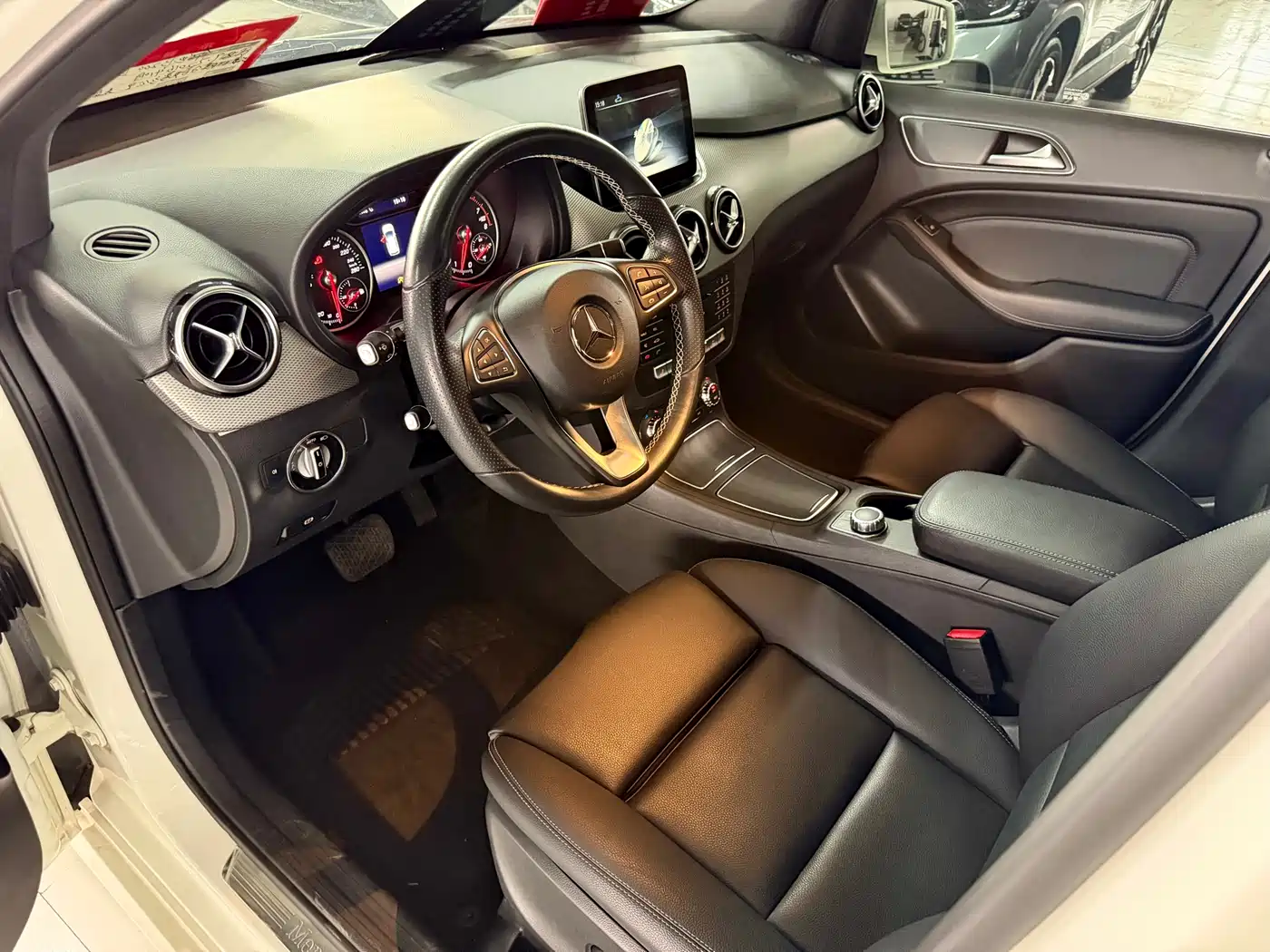 Mercedes-Benz B-Class 2016 B 200 Collector's Edition фото 7