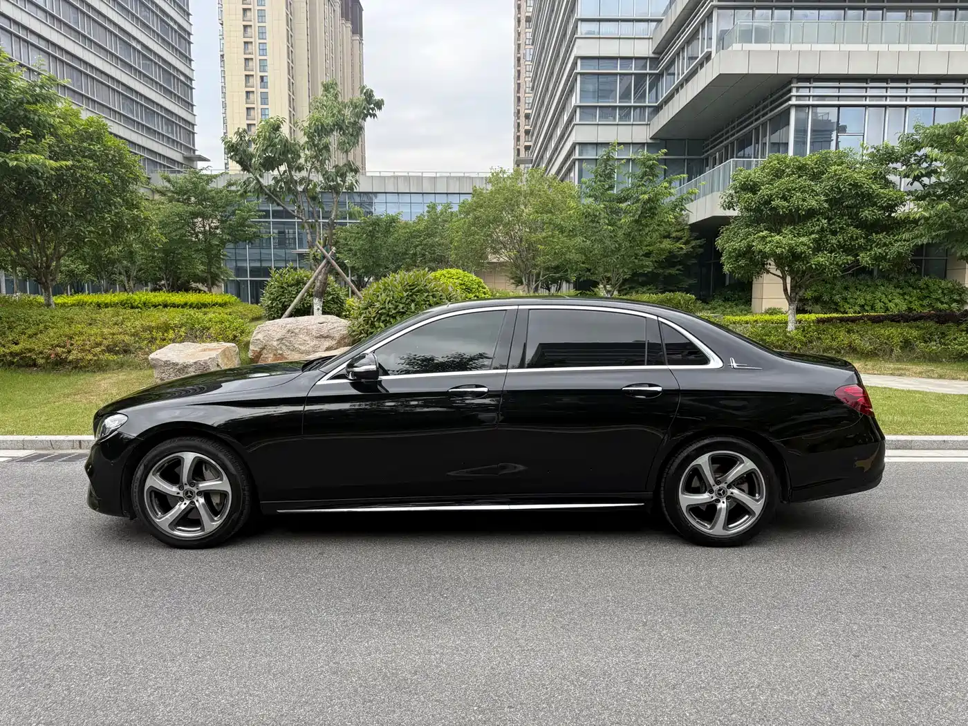 Mercedes-Benz E-Class 2019 E 300 L Sport Luxury фото 2