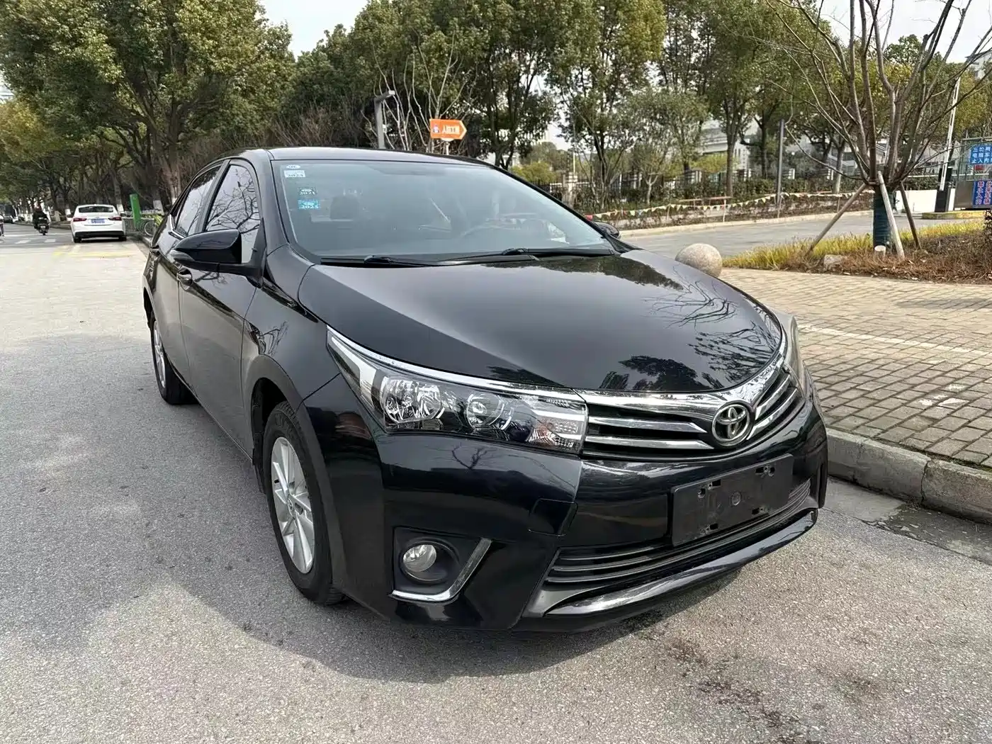 Toyota Corolla 2017 1.2T CVT GL фото 3