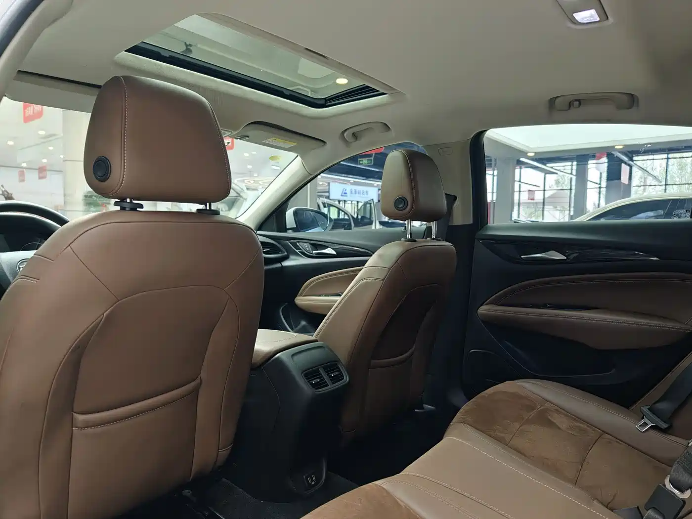 Buick Regal 2020 552T Luxury фото 10