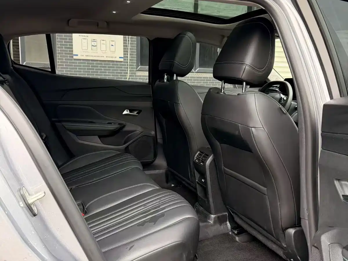 Peugeot 408X 2023 Charm Edition фото 7