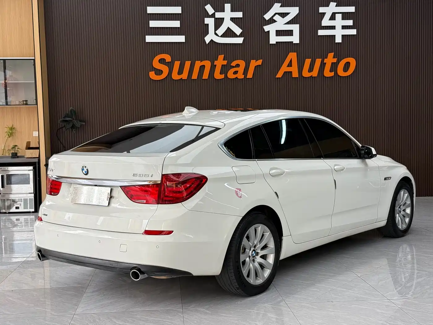 BMW 5 Series GT 2013 535i Elegance фото 6