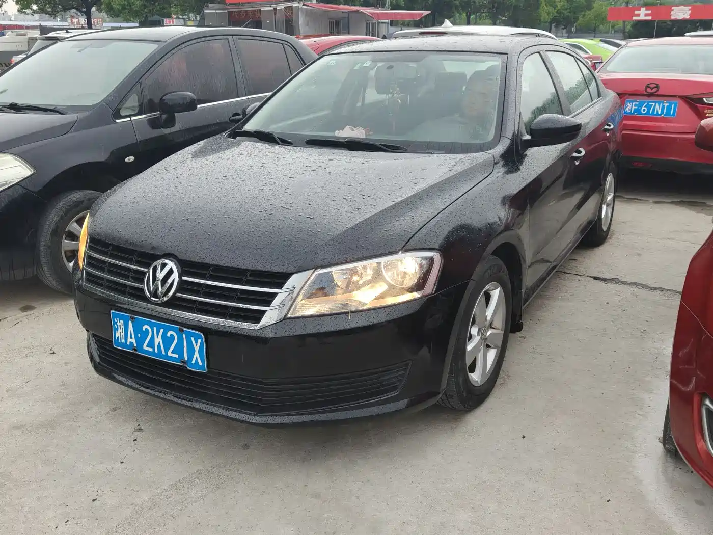 Volkswagen Lavida 2013 Facelift Classic 1.6L Manual Trend фото 2