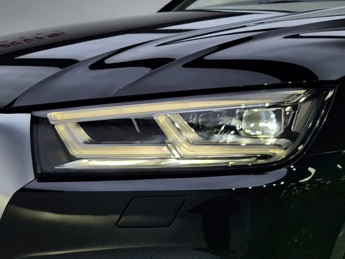 Audi Q5L 2020 Facelift 40 TFSI Honor Fashion фото 9