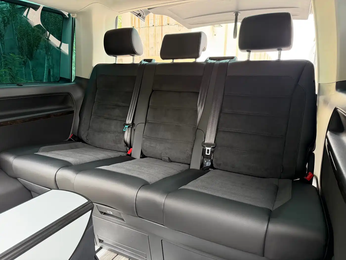 Volkswagen Multivan 2017 2018 2.0TSI 4WD Premium Edition 7-Seater