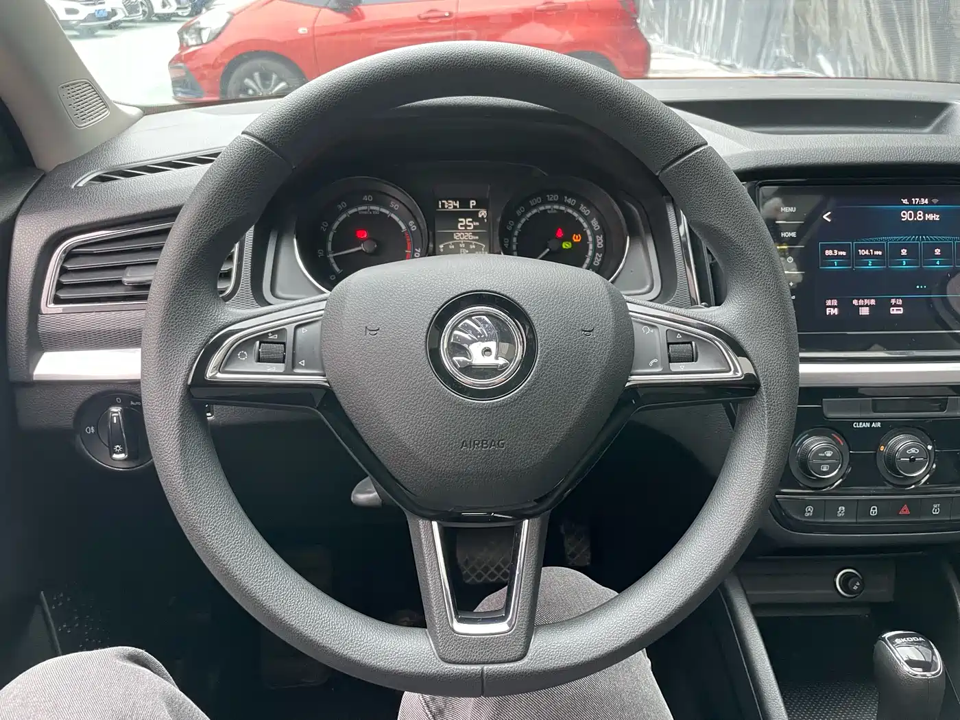 Škoda Kamiq 2022 1.5L Automatic Comfort Edition фото 9